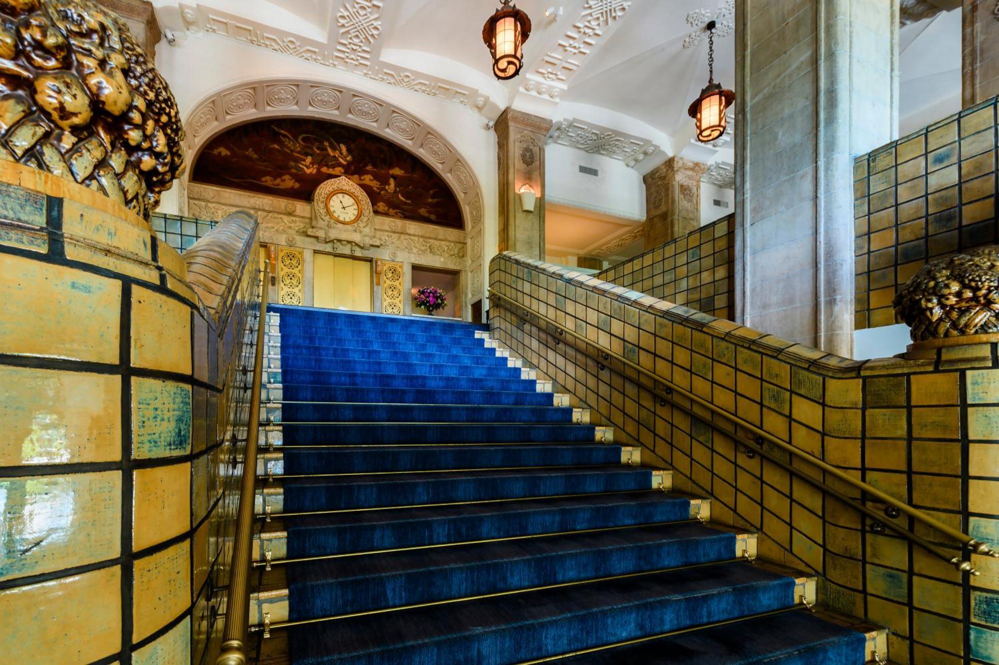 Hotel New Grand Jokohama Kültér fotó The staircase