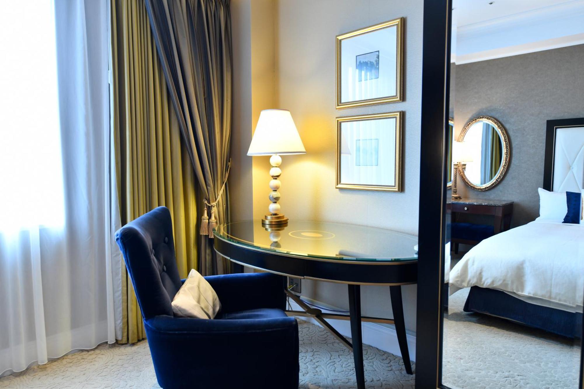 Hotel New Grand Jokohama Kültér fotó A room at the hotel